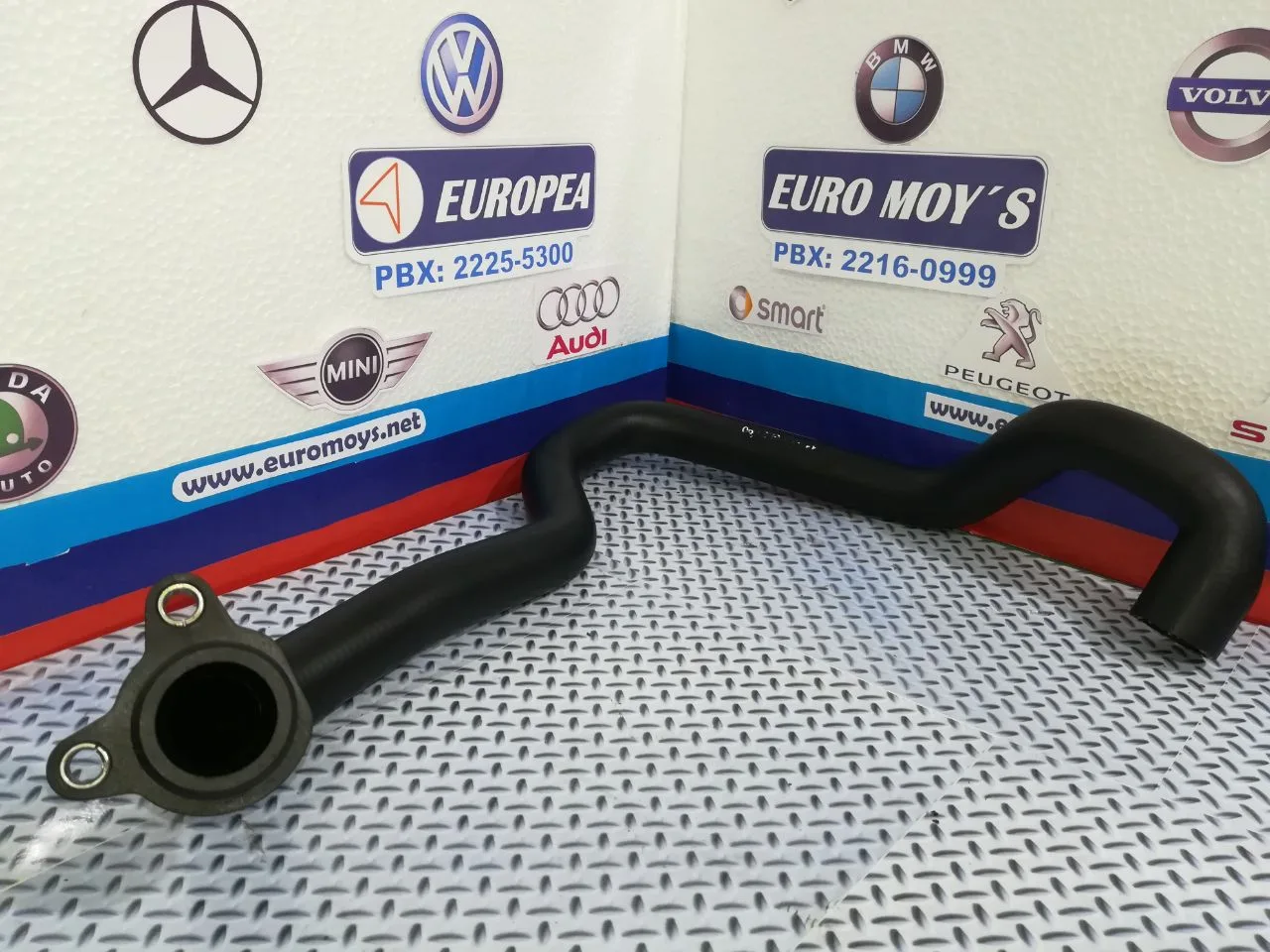 MANGUERA DE AGUA PARA BMW 128I, 325XI, 328 E82, E88, E90, E91, E92, E93 2007, 2008, 2009, 2010, 2011, 2012, 2013 1 MANGUERA DE AGUA PARA
BMW 128I, 325XI, 328 E82, E88, E90, E91, E92,
E93 2007, 2008, 2009, 2010, 2011, 2012, 2013