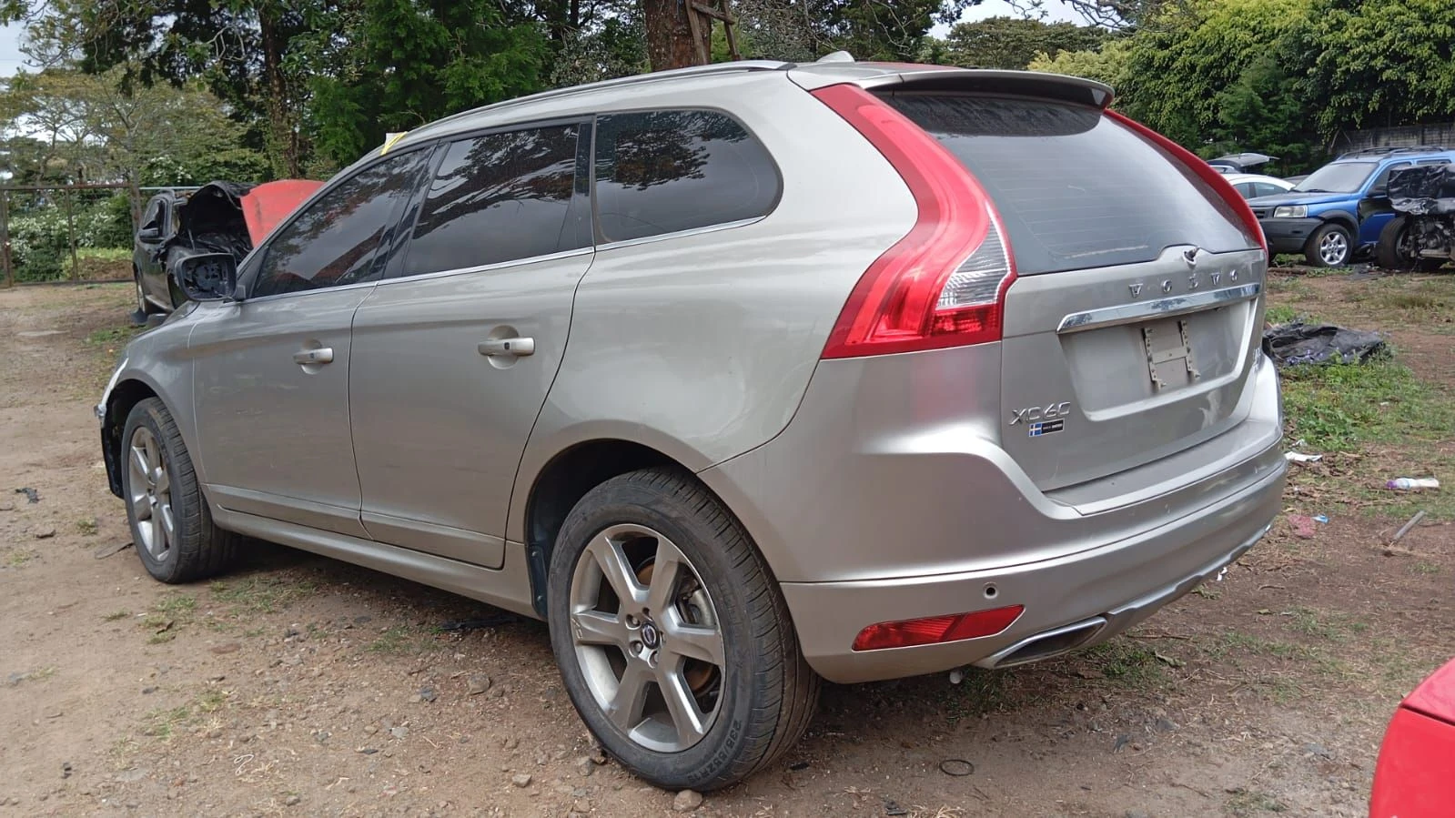 REPUESTOS USADOS PARA VOLVO XC60 D5 DIESEL AUTOMATICA MODELO 2015 2 REPUESTOS USADOS PARA VOLVO XC60 D5 DIESEL AUTOMATICA MODELO 2015 - Imagen 2