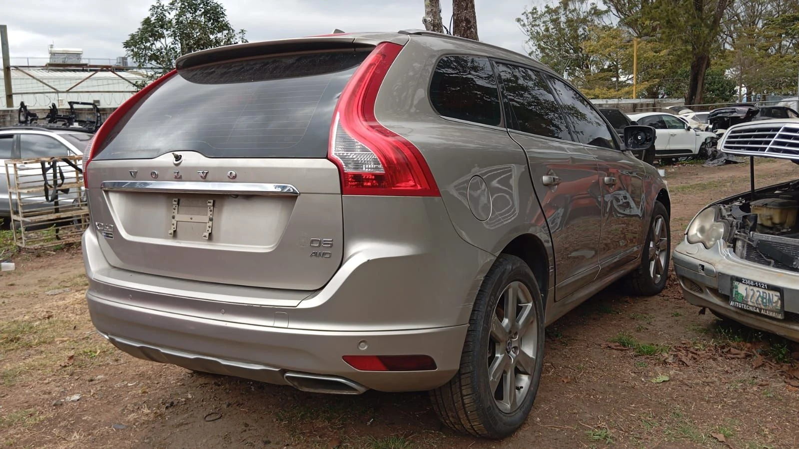 REPUESTOS USADOS PARA VOLVO XC60 D5 DIESEL AUTOMATICA MODELO 2015 3 REPUESTOS USADOS PARA VOLVO XC60 D5 DIESEL AUTOMATICA MODELO 2015 - Imagen 3