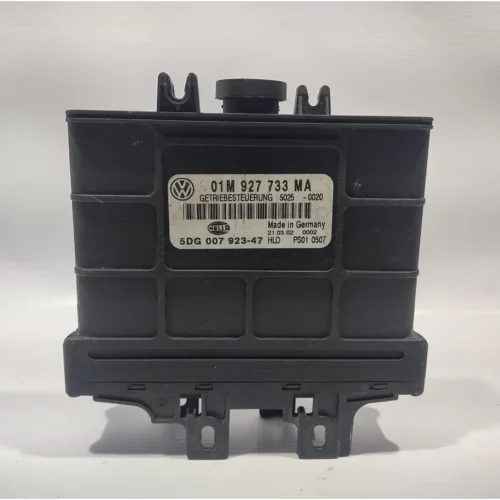 COMPUTADORA CENTRAL PARA VOLKSWAGEN
(1999-2004) 01M927733MA 