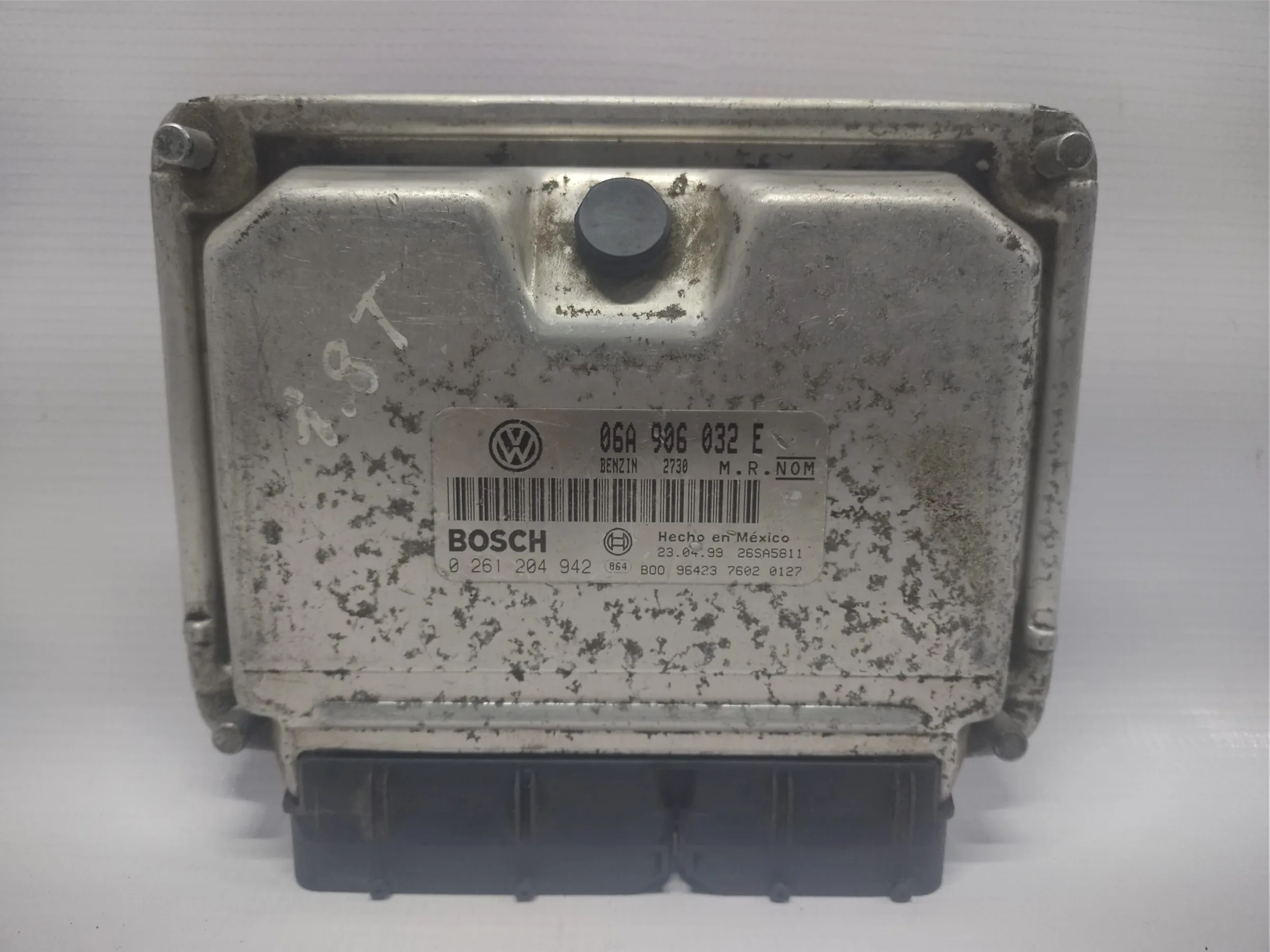COMPUTADORA DE INYECCION PARA VOLKSWAGEN (1998-2006) 261204942 1 COMPUTADORA DE INYECCION PARA VOLKSWAGEN
(1998-2006) 261204942