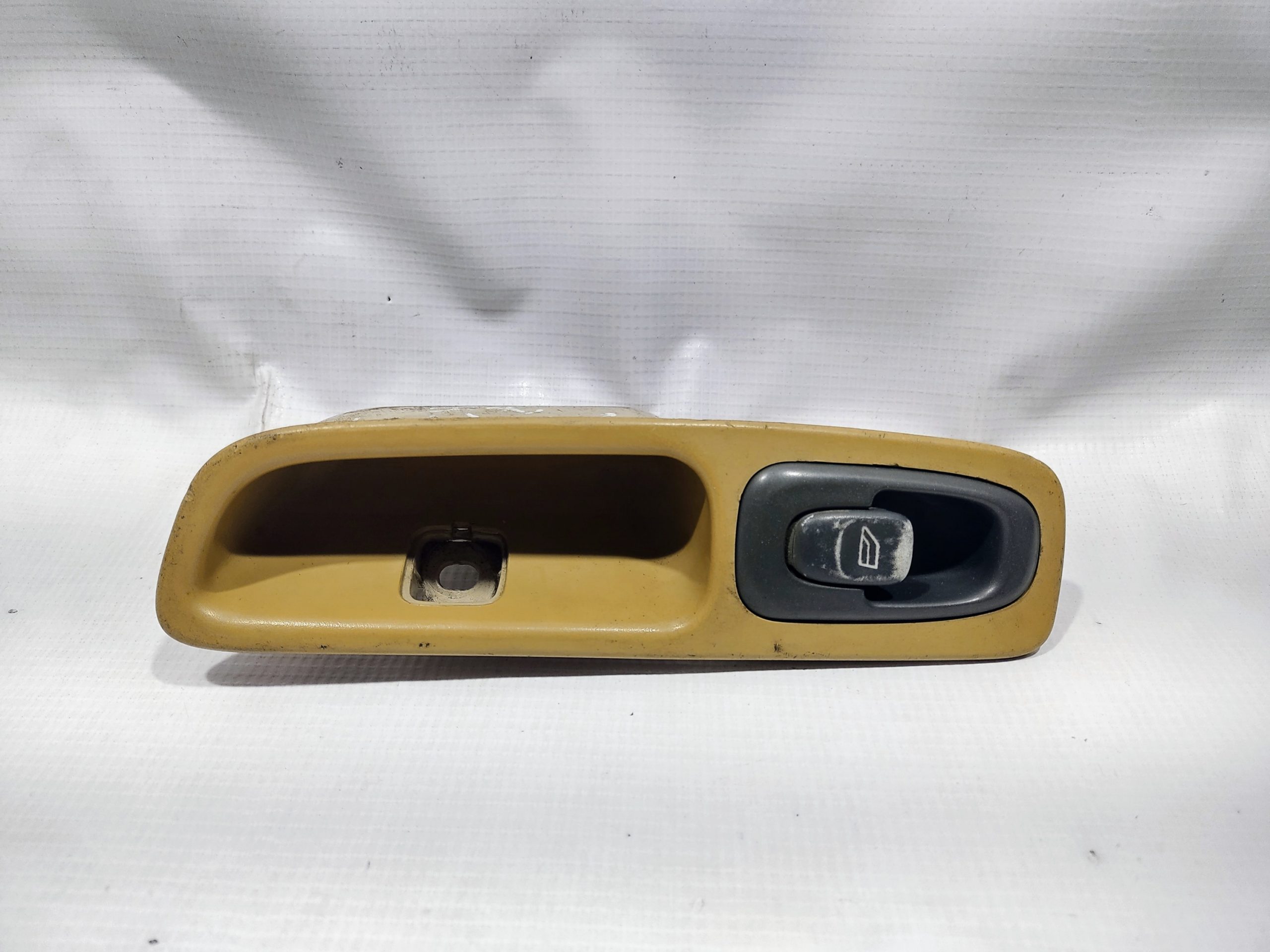 MANDO DE VIDRIOS ELECTRICOS PARA VOLVO (2000-2007) 3458502 1 MANDO DE VIDRIOS ELECTRICOS PARA VOLVO
(2000-2007) 3458502