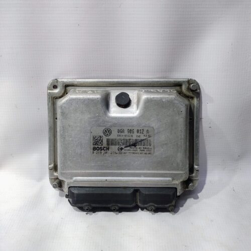 COMPUTADORA DE INYECCION PARA VOLKSWAGEN
(2000-2005) 06A906012A