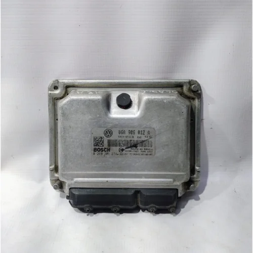COMPUTADORA DE INYECCION PARA VOLKSWAGEN
(2000-2005) 06A906012A 
