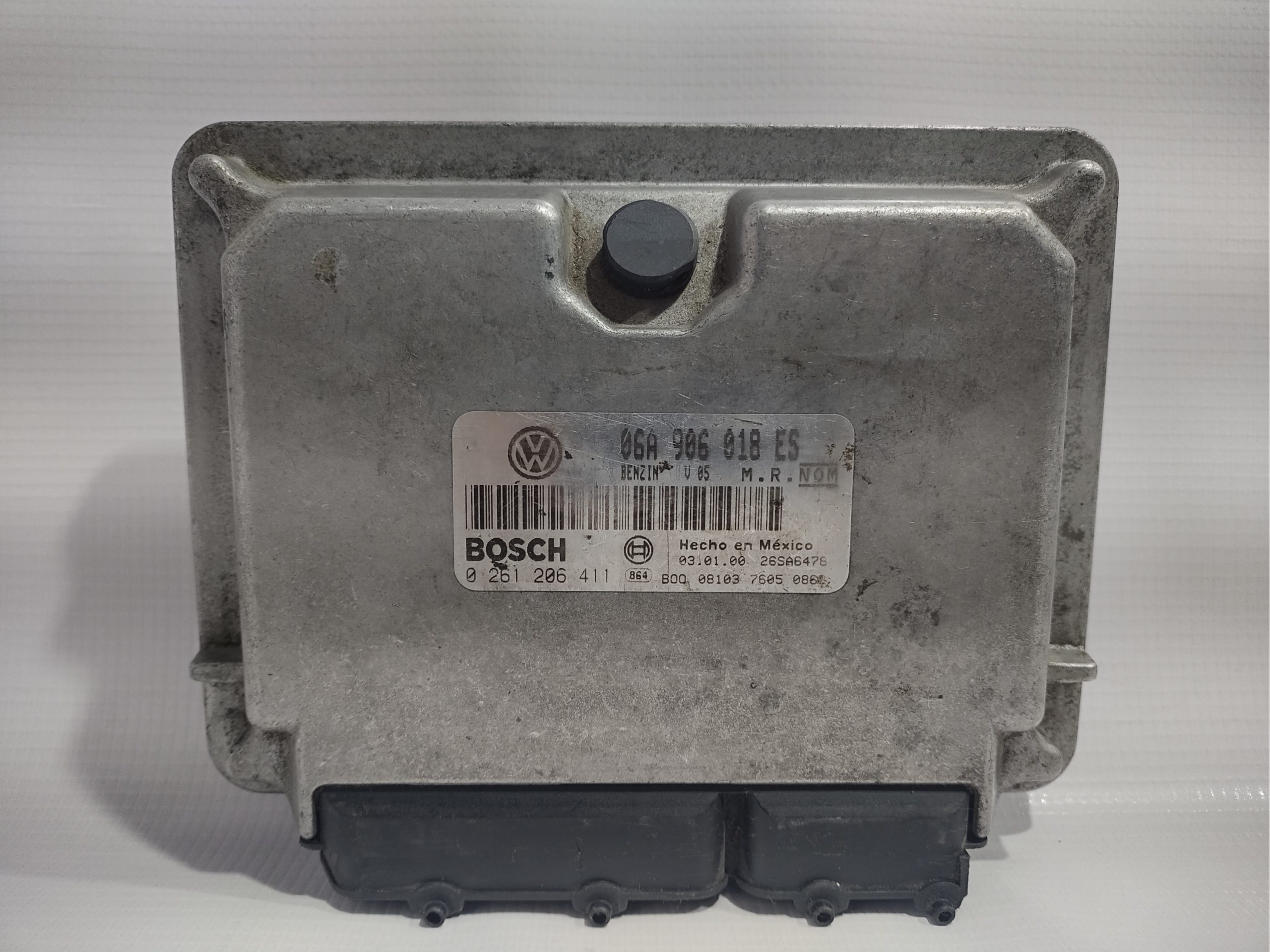 COMPUTADORA DE INYECCION PARA VOLKSWAGEN (2000-2004) 06A906018ES 1 COMPUTADORA DE INYECCION PARA VOLKSWAGEN
(2000-2004) 06A906018ES
