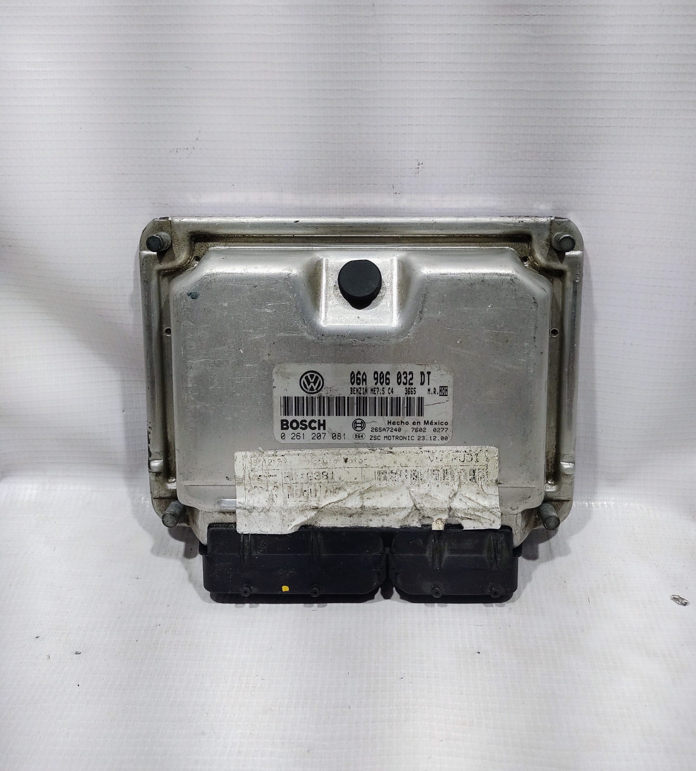 COMPUTADORA DE INYECCION PARA VOLKSWAGEN (2000-2005) 06A906032DT 1 COMPUTADORA DE INYECCION PARA VOLKSWAGEN
(2000-2005) 06A906032DT