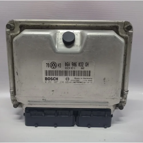 COMPUTADORA DE INYECCION PARA VOLKSWAGEN
(2000-2005) 06A906032GH 