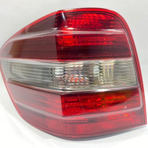 STOP IZQUIERDO PARA MERCEDES BENZ (2006-2011) A1648202064