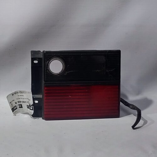 STOP DE BAUL DERECHO PARA VOLKSWAGEN
(1997-1998) 1HM945094C