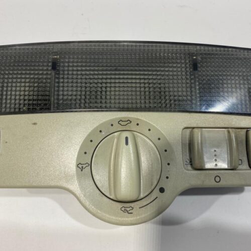 LUZ DE TECHO PARA VOLKSWAGEN (1999-2004)
1J0947105K 
