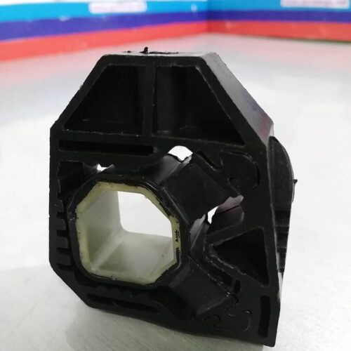 SOPORTE DE RADIADOR PARA VOLKSWAGEN (1999-2004) 1K0121367M 