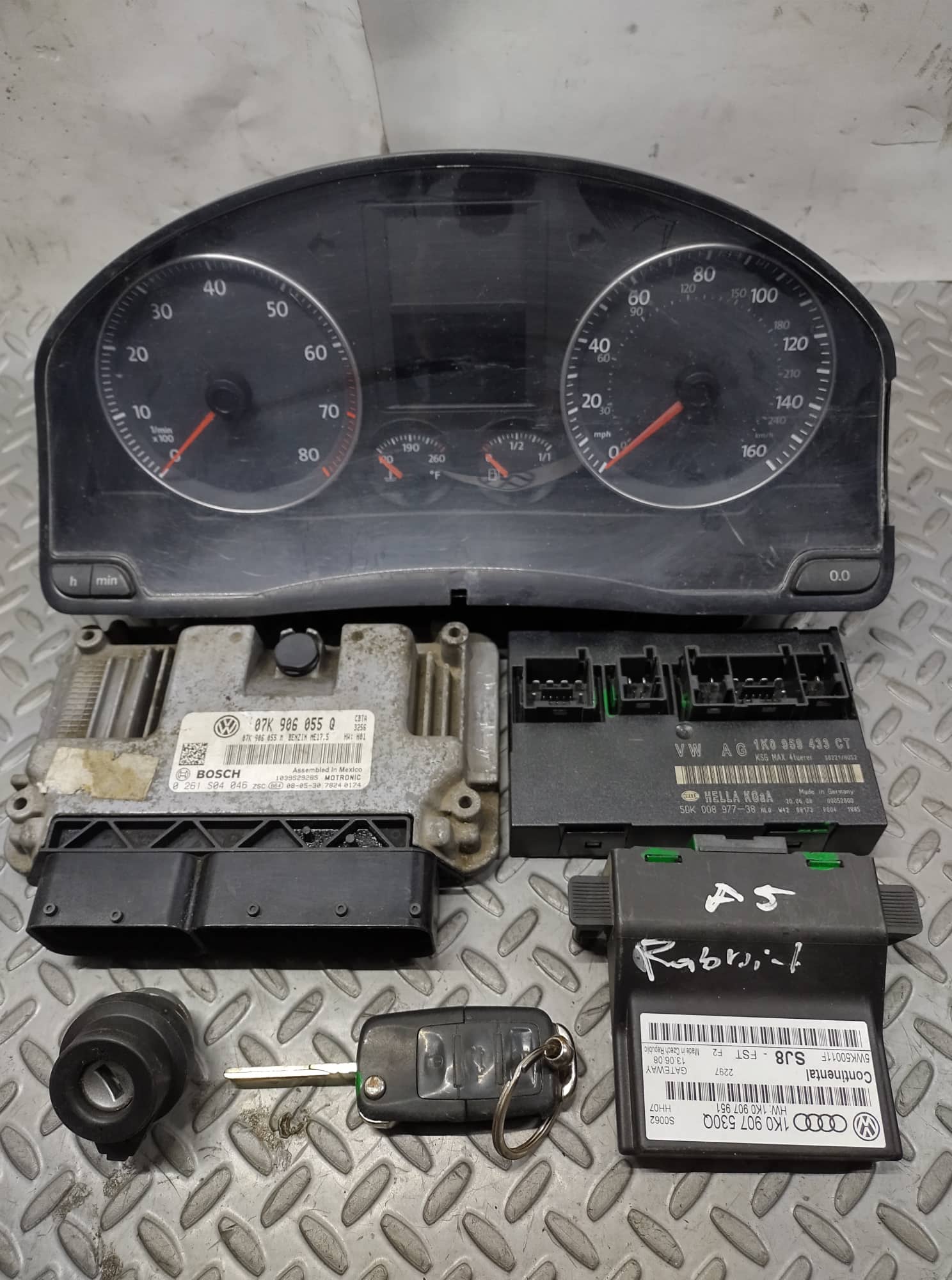 KIT DE ARRANQUE MECANICO 2.5 VOLKSWAGEN A5 RABBIT 2008 1K0920954S A2C53025660 1K0907530Q 5WK50011F 07K906055Q 0261S04046 1K0959433CT 5DK008977-38 1 KIT DE ARRANQUE MECANICO 2.5 VOLKSWAGEN
A5 RABBIT 2008 1K0920954S A2C53025660 1K0907530Q 5WK50011F 07K906055Q
0261S04046 1K0959433CT 5DK008977-38