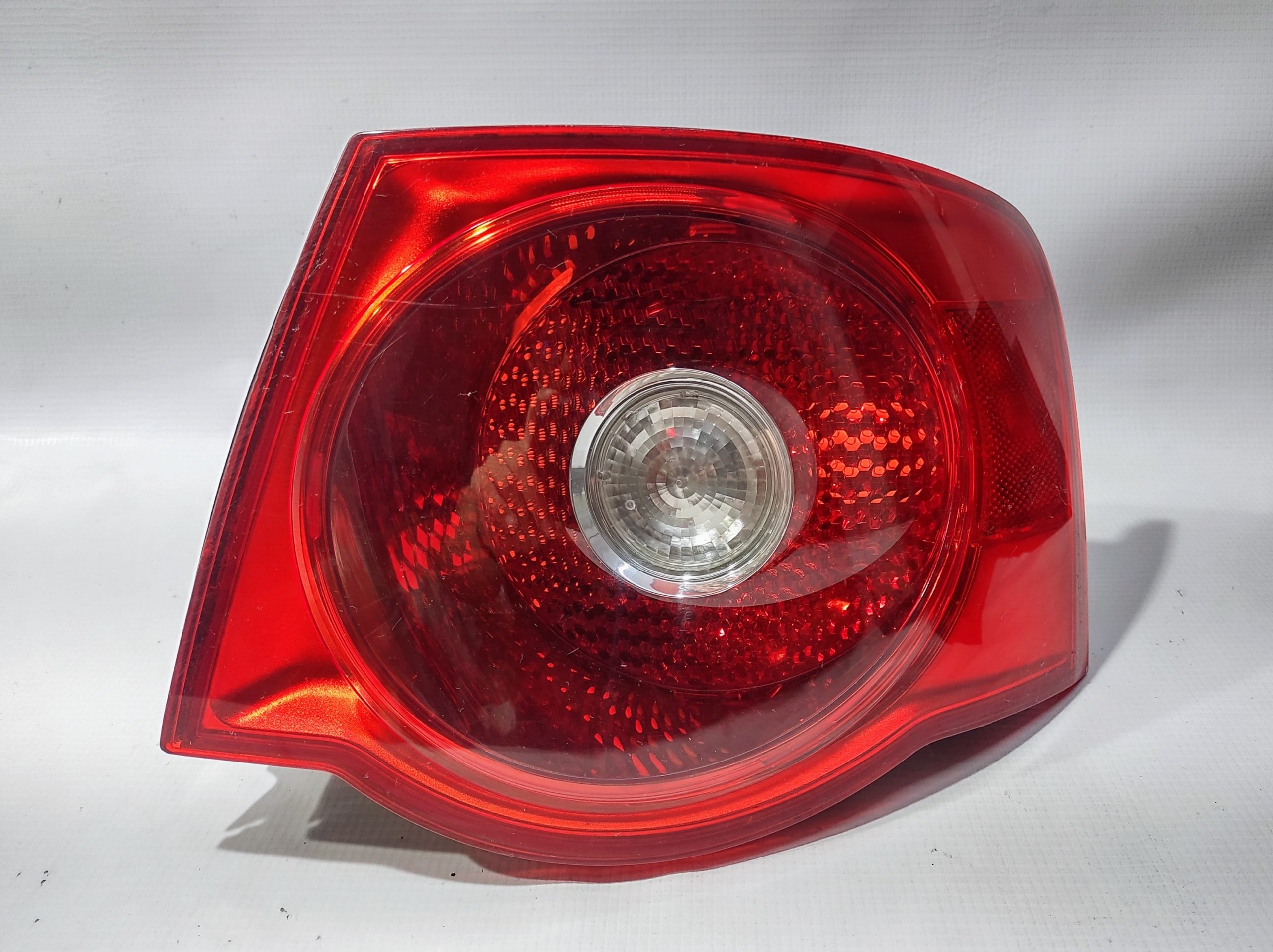 STOP DERECHO PARA VOLKSWAGEN (2005-2009) 1K5945096J 1 STOP DERECHO PARA VOLKSWAGEN (2005-2009)
1K5945096J