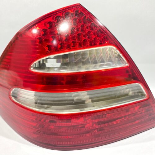 STOP IZQUIERDO PARA MERCEDES BENZ (2003-2010) A2118200364 