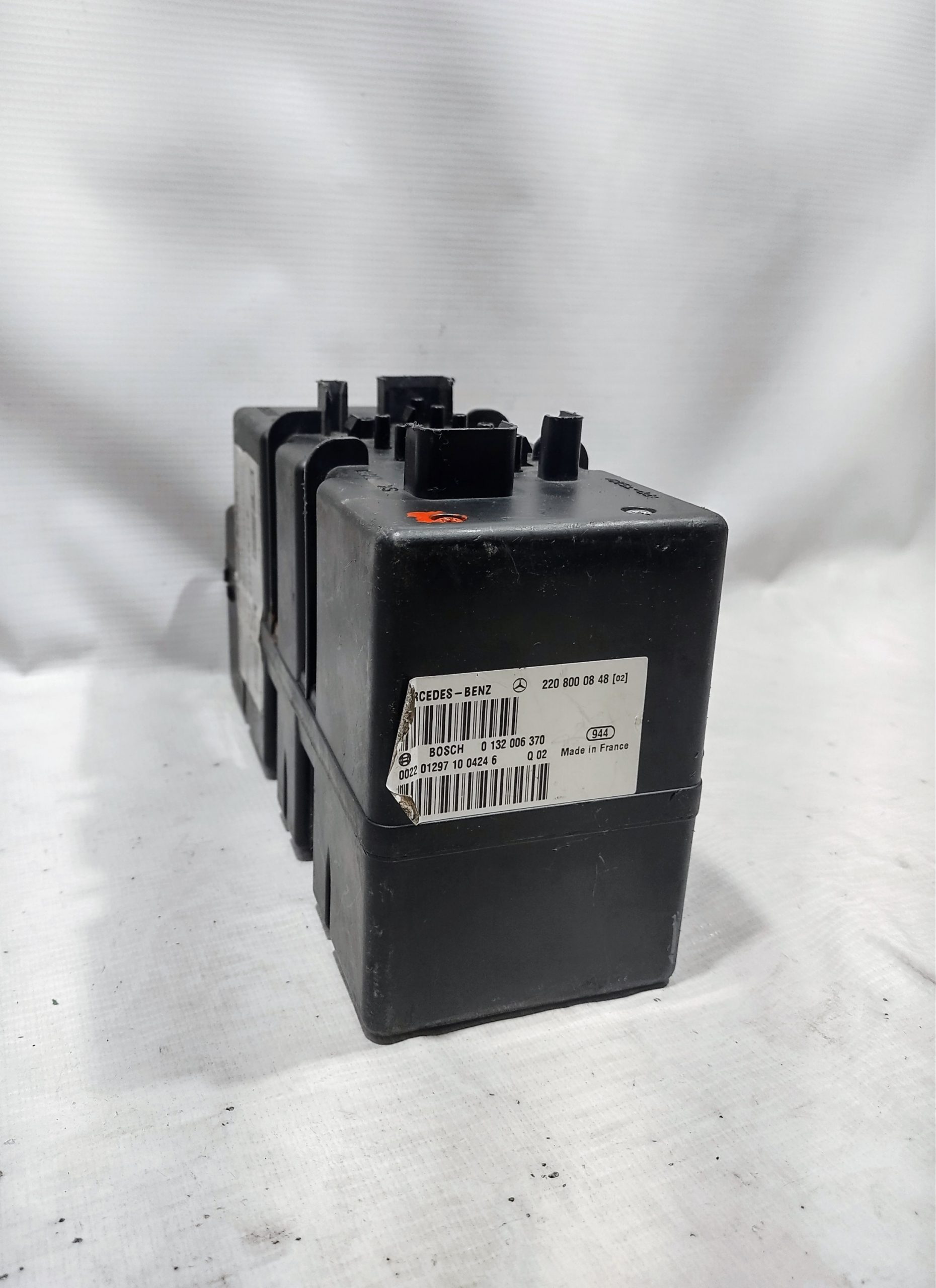 MODULO DE CERRADURA CENTRAL PARA MERCEDES BENZ (2000-2005) 2208000848 1 MODULO DE CERRADURA CENTRAL PARA MERCEDES
BENZ (2000-2005) 2208000848