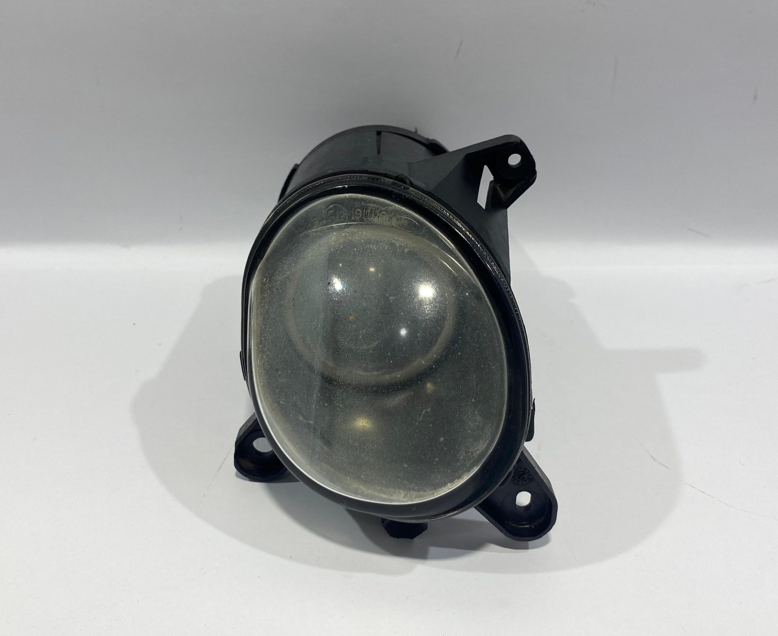 NEBLINERA DERECHA PARA VOLKSWAGEN (2000-2005) 3B7941700A 1 NEBLINERA DERECHA PARA VOLKSWAGEN
(2000-2005) 3B7941700A