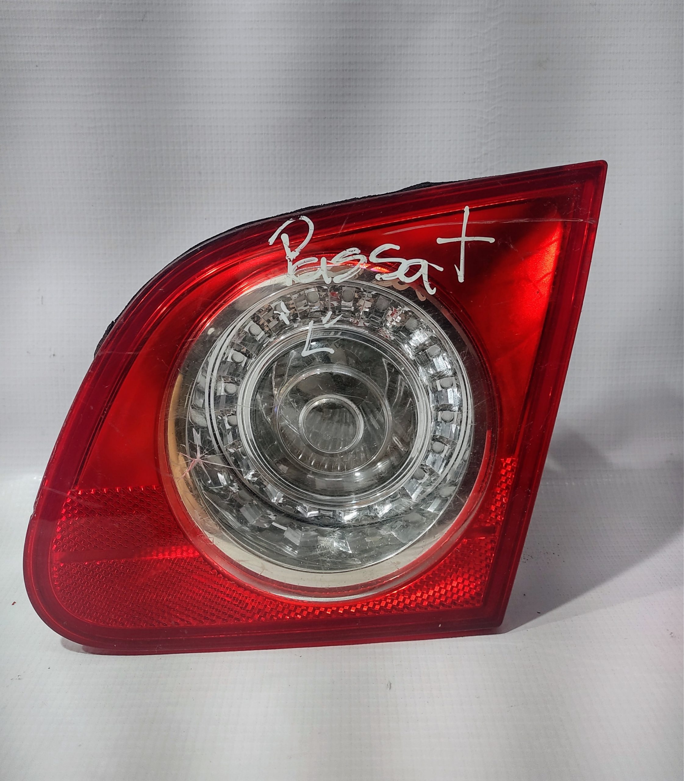 STOP BAUL IZQUIERDO PARA VOLKSWAGEN (2002-2006) 3C5945094E 1 STOP BAUL IZQUIERDO PARA VOLKSWAGEN
(2002-2006) 3C5945094E