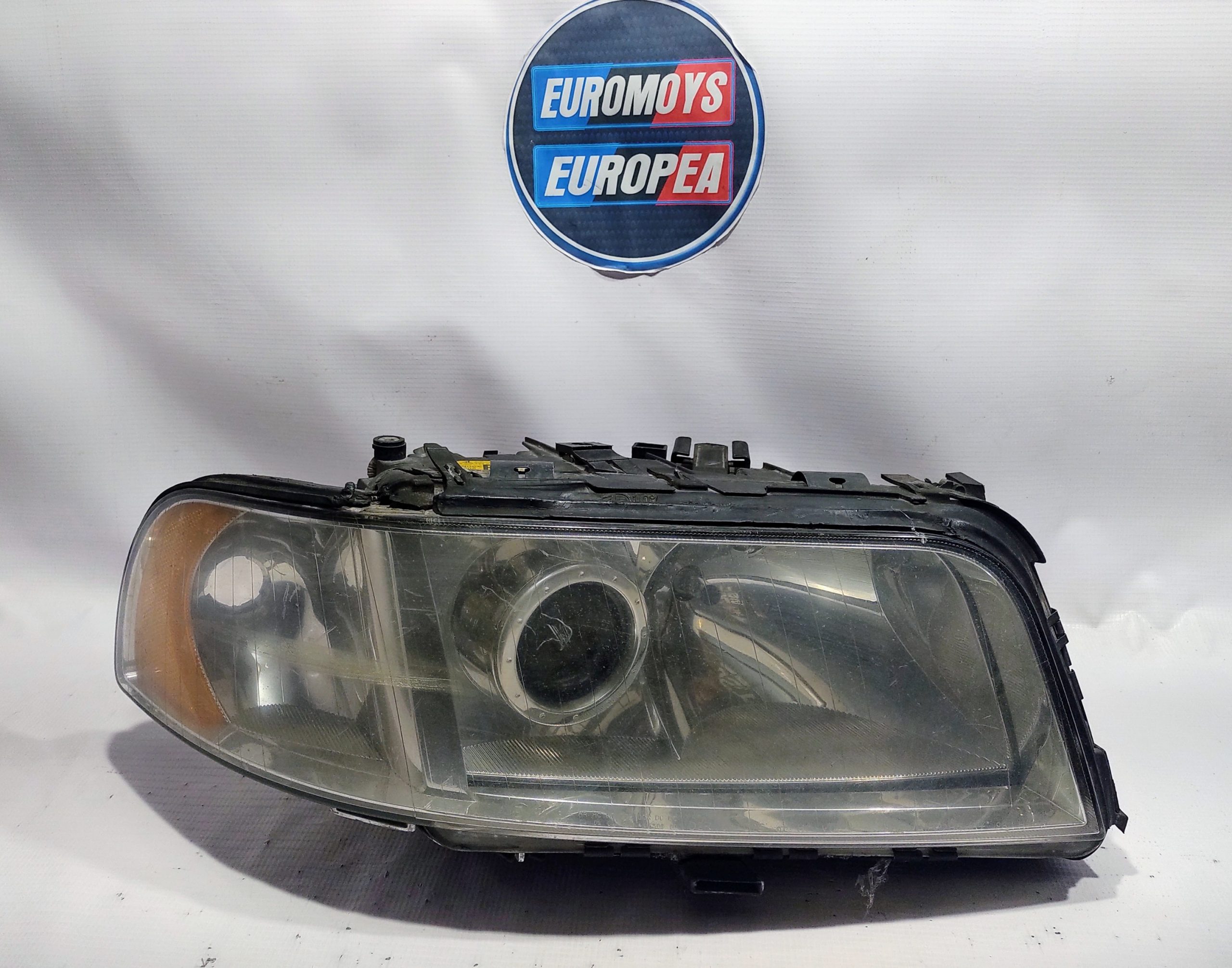 FARO XENON DERECHO PARA AUDI (2003-2010) 4D0941004BE 1 FARO XENON DERECHO PARA AUDI (2003-2010)
4D0941004BE