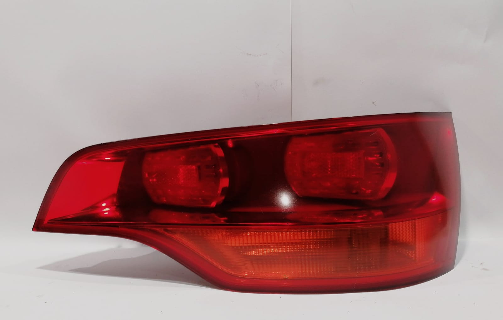 STOP DERECHO PARA AUDI (2007-2010) 4L0945094 1 STOP DERECHO PARA AUDI (2007-2010)
4L0945094