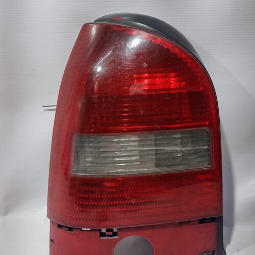 STOP IZQUIERDO PARA VOLKSWAGEN
(2000-2005) 5X6945111H 