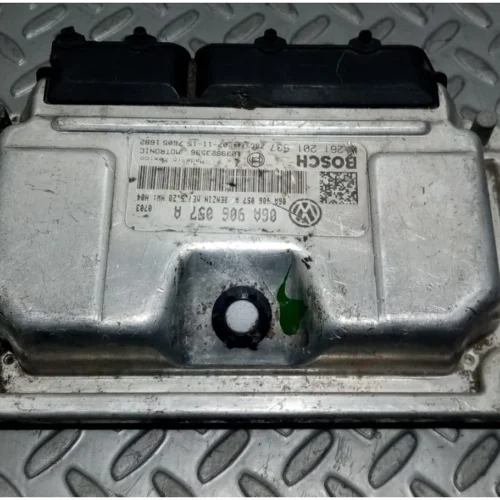 COMPUTADORA DE INYECCION PARA VOLKSWAGEN NEW BEETLE 06A906057A
