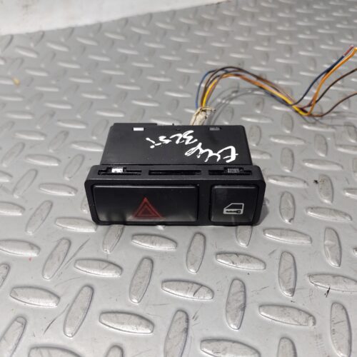 SWITCH DE INTERMITENTES-EMERGENCIA PARA BMW (NTES-EMER) 61318368920 