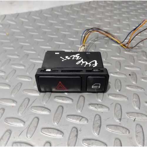 SWITCH DE INTERMITENTES-EMERGENCIA PARA BMW (NTES-EMER) 61318368920 