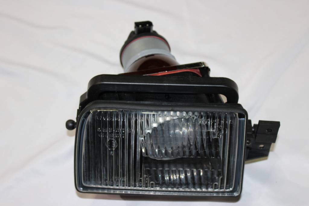 NEBLINERA DERECHA PARA BMW E34 520/523/525 63178360942 1 NEBLINERA DERECHA PARA BMW E34
520/523/525 63178360942