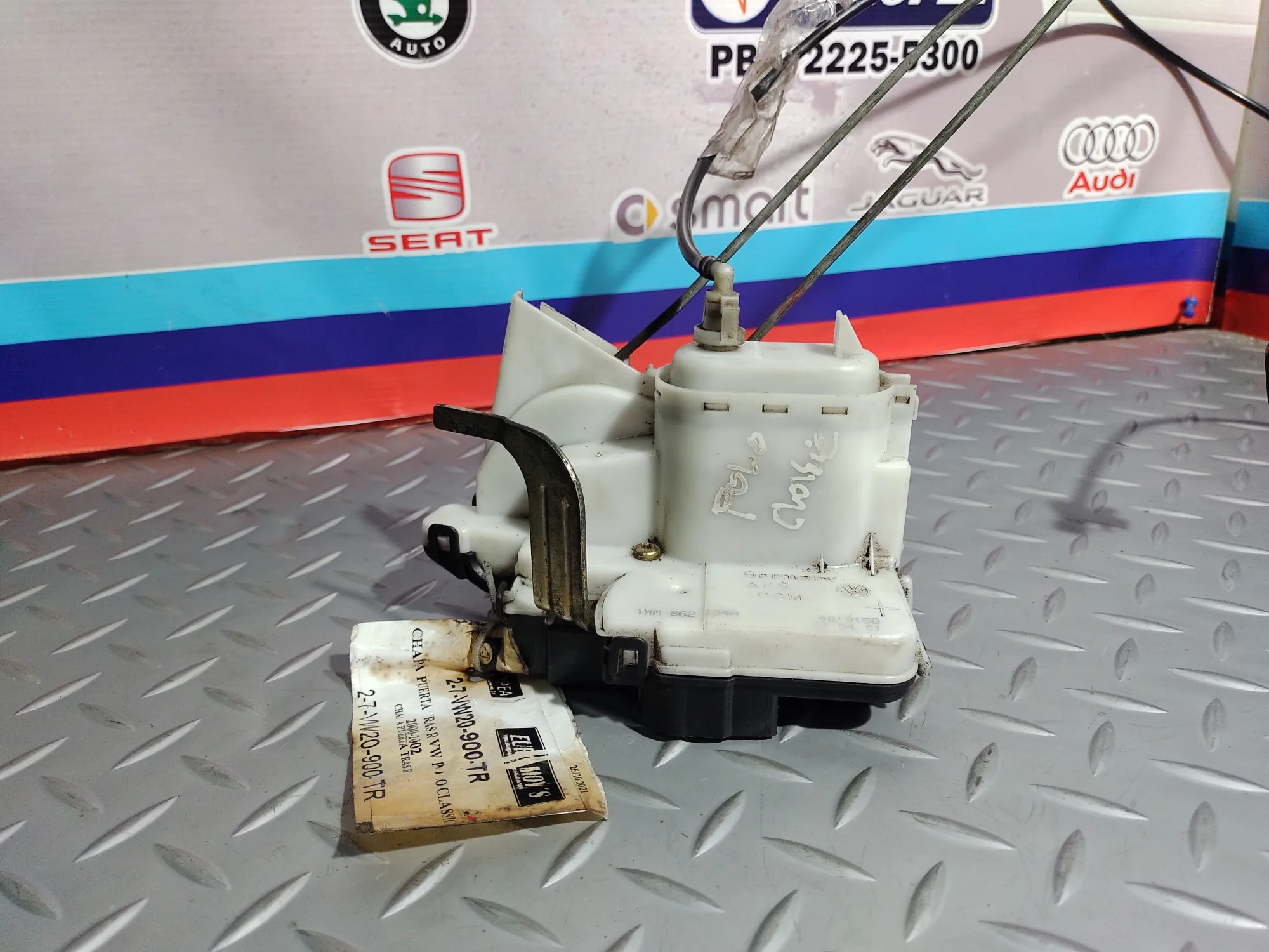CHAPA DE PUERTA TRASERA R PARA VOLKSWAGEN (2000-2002) 6K4839016K 1 CHAPA DE PUERTA TRASERA R PARA VOLKSWAGEN (2000-2002) 6K4839016K
