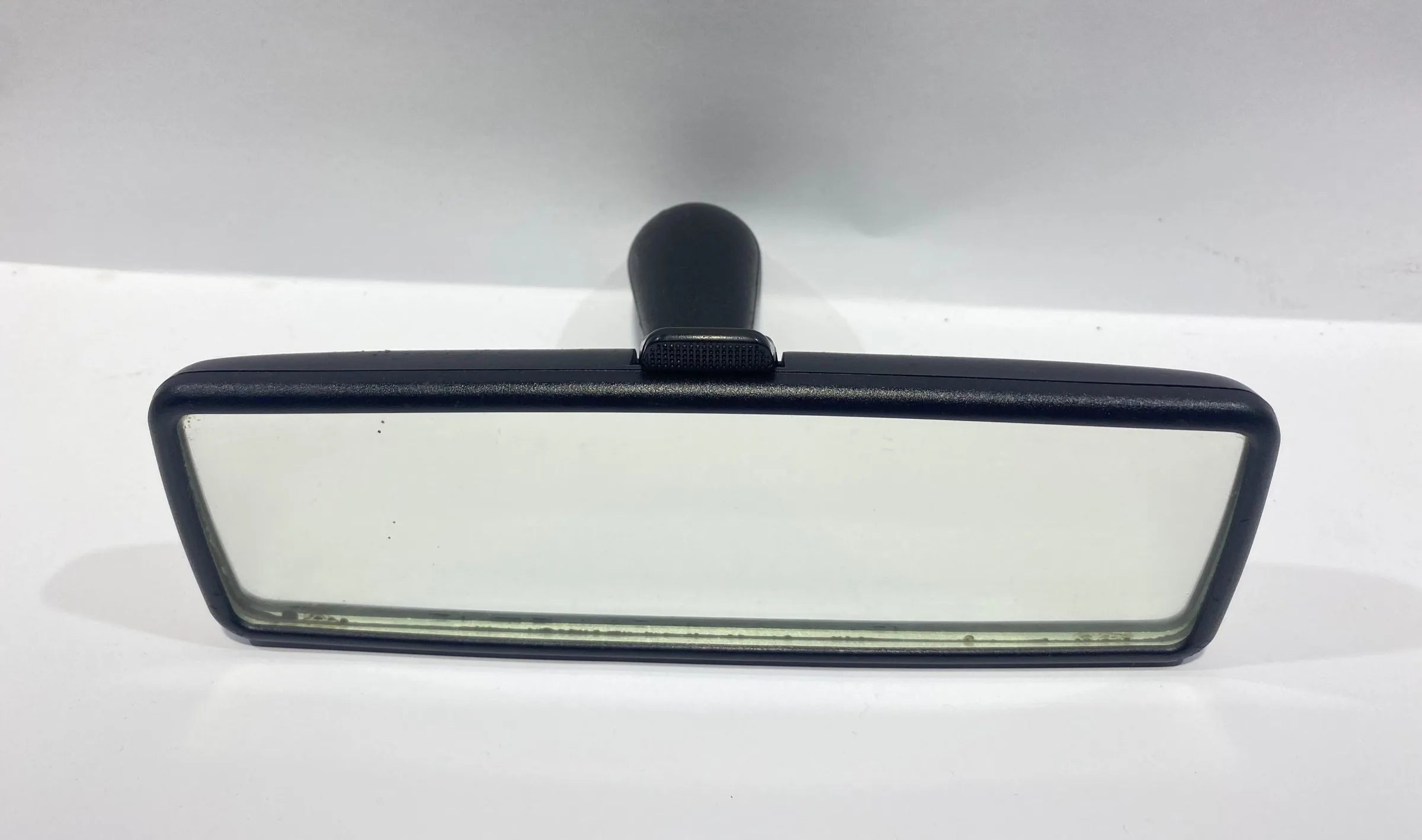 RETROVISOR DE INTERIOR WINSHIELD VOLKSWAGEN A3 JETTA 1993-1998 6N0857511A 1 RETROVISOR DE INTERIOR WINSHIELD
VOLKSWAGEN A3 JETTA 1993-1998 6N0857511A