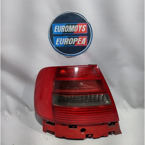 STOP IZQUIERDO PARA AUDI (1995-2001)
8D0945095G 
