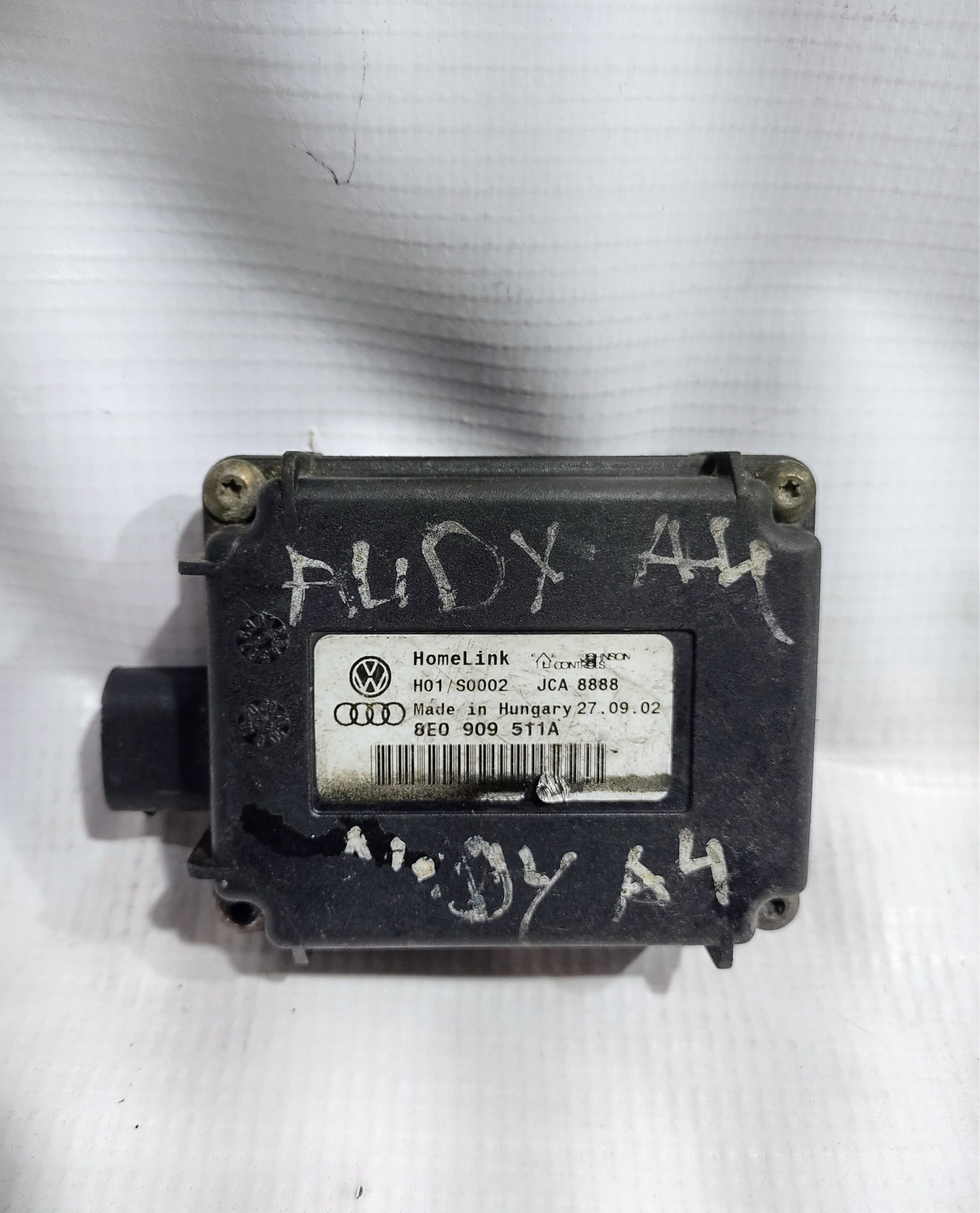 MODULO HOMELINK PARA AUDI (2002-2005) 8E0909511A 1 MODULO HOMELINK PARA AUDI (2002-2005)
8E0909511A