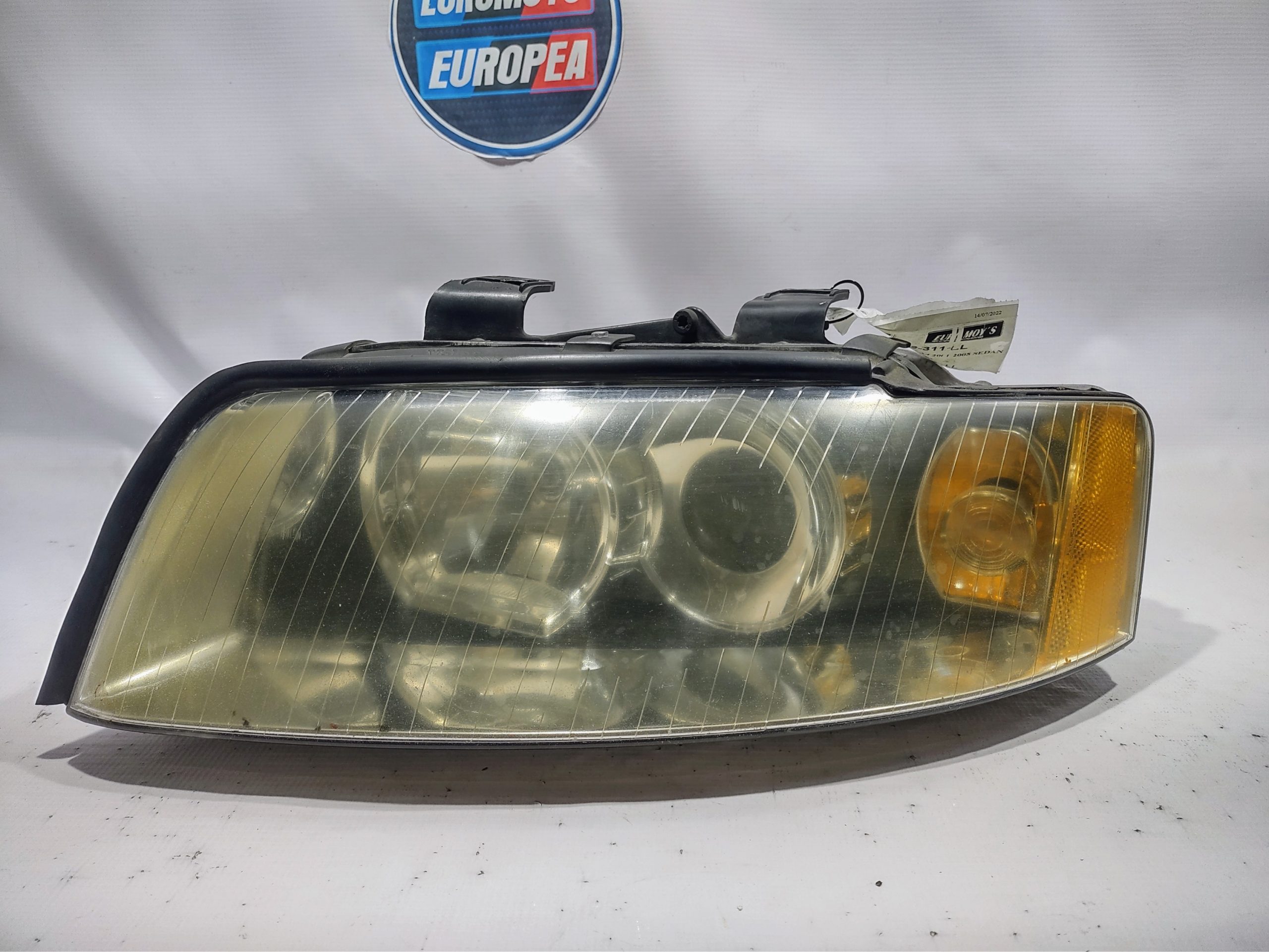 FARO IZQUIERDO CON LUPA PARA AUDI (2001-2005) 8E0941003B 1 FARO IZQUIERDO CON LUPA PARA AUDI
(2001-2005) 8E0941003B