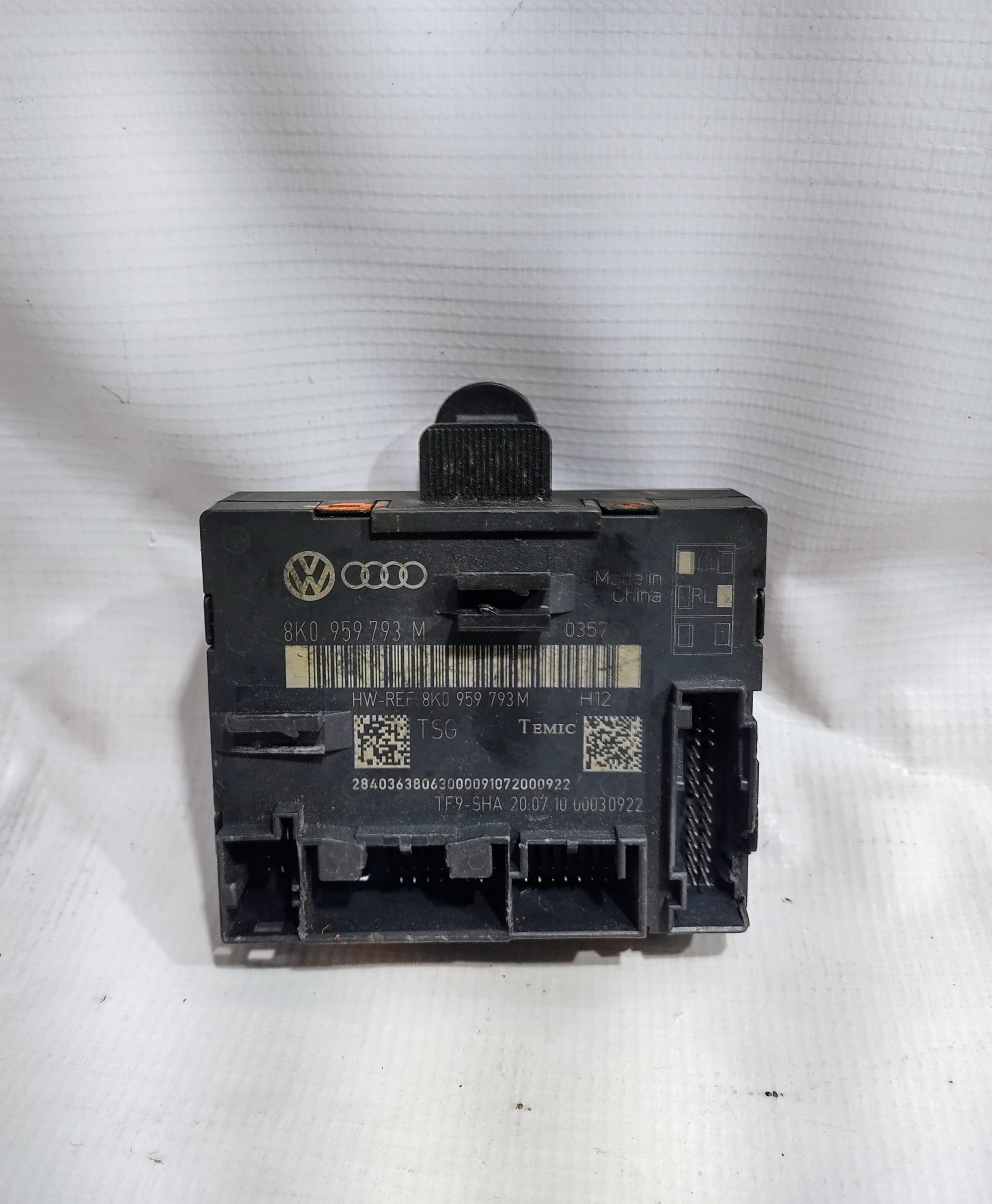 MODULO DE CONTROL DE PUERTA PARA AUDI (2008-2001) 8K0959793M 1 MODULO DE CONTROL DE PUERTA PARA AUDI
(2008-2001) 8K0959793M