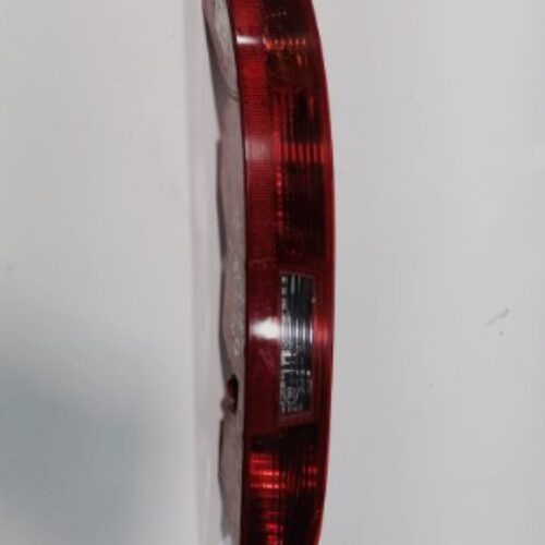 STOP IZQUIERDO DE BOMPER TRASERO AUDI Q3
2011-2014 8U0945095