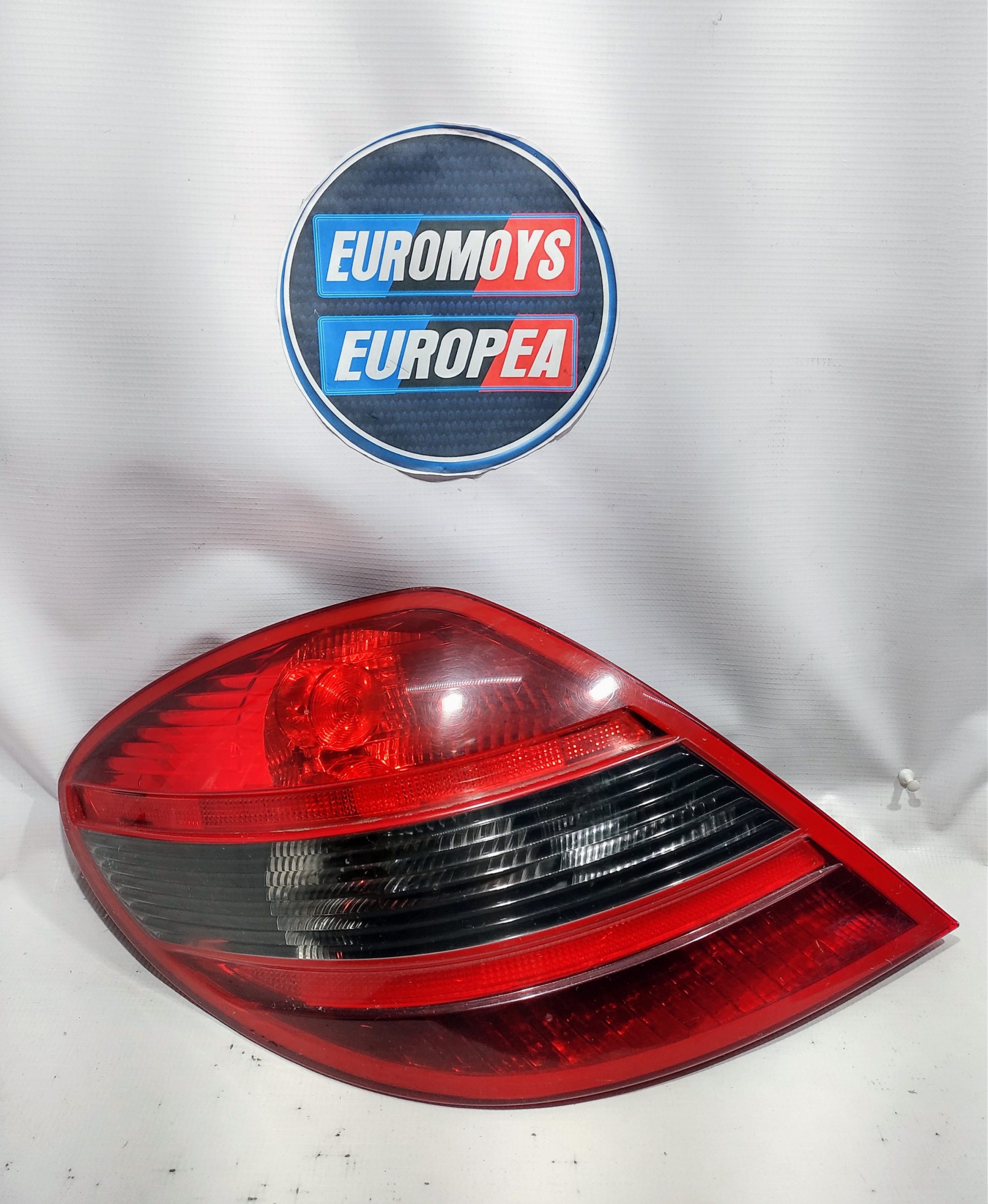 STOP IZQUIERDO AHUMADO PARA MERCEDES BENZ (1997-2001) A1718200264 1 STOP IZQUIERDO AHUMADO PARA MERCEDES BENZ
(1997-2001) A1718200264