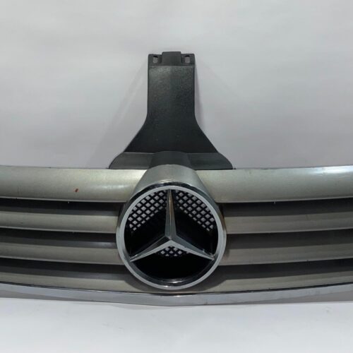 PERSIANA FRONTAL PARA MERCEDES BENZ
(2000-2007)  