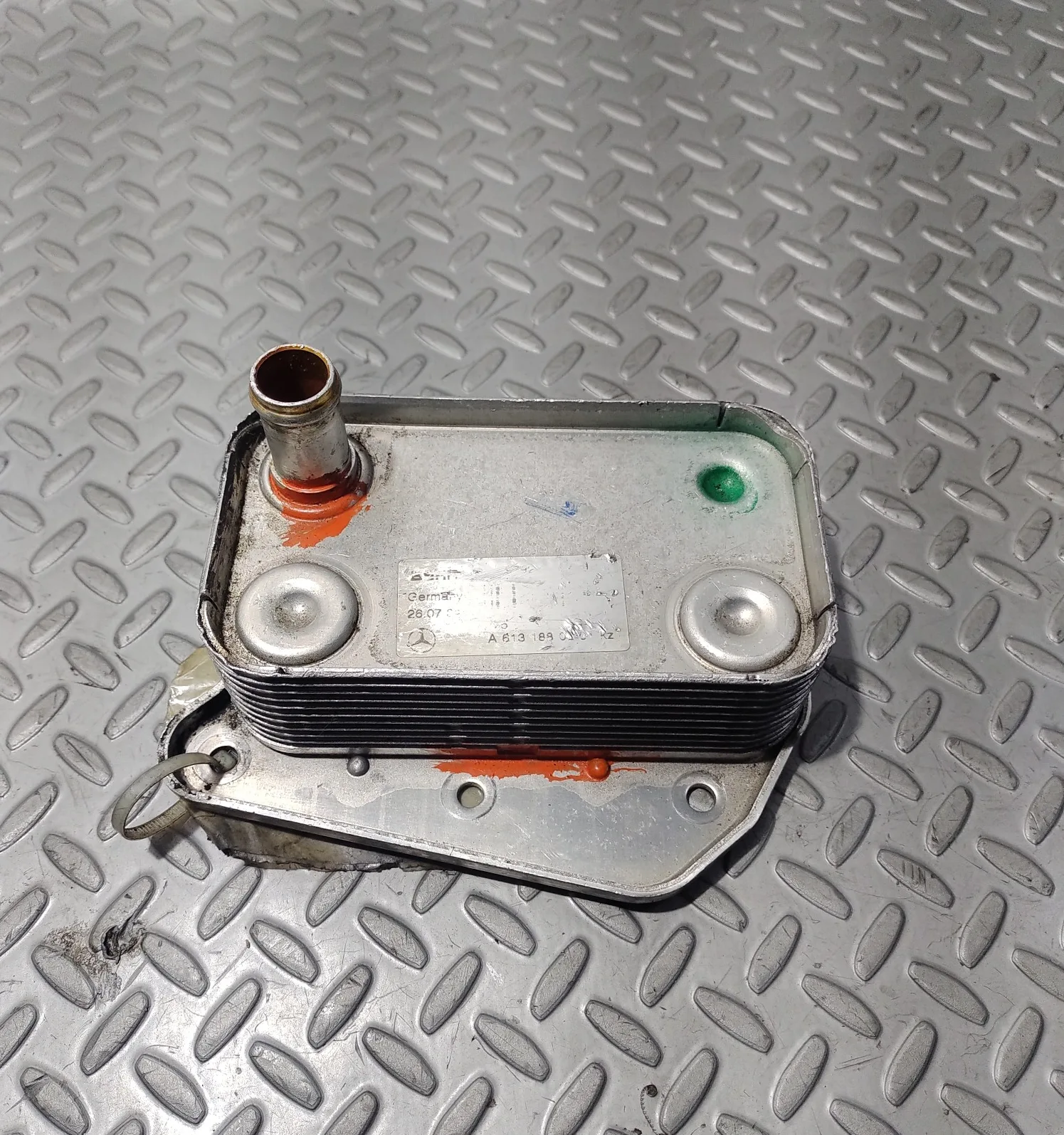 ENFRIADOR DE ACEITE PARA MERCEDES BENZ (2003-2006) A613188020 1 ENFRIADOR DE ACEITE PARA MERCEDES BENZ (2003-2006) A613188020