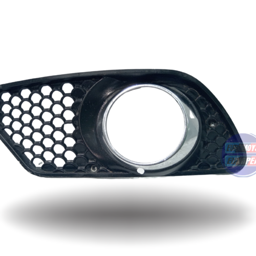 REJILLA DE LUZ ANTINIEBLA DELANTERA IZQUIERDA PARA MERCEDES BENZ W204 2008-2011 (A2048850253)