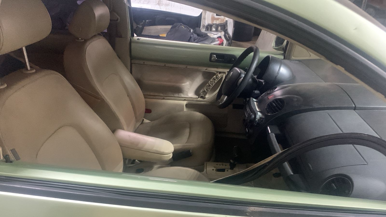 REPUESTOS USADOS PARA VW NEW BEETLE 2.0TDI NEW BEETLE MODELO 2006 AUTOMATICO 5 REPUESTOS USADOS PARA VW NEW BEETLE 2.0TDI NEW BEETLE MODELO 2006 AUTOMATICO - Imagen 5