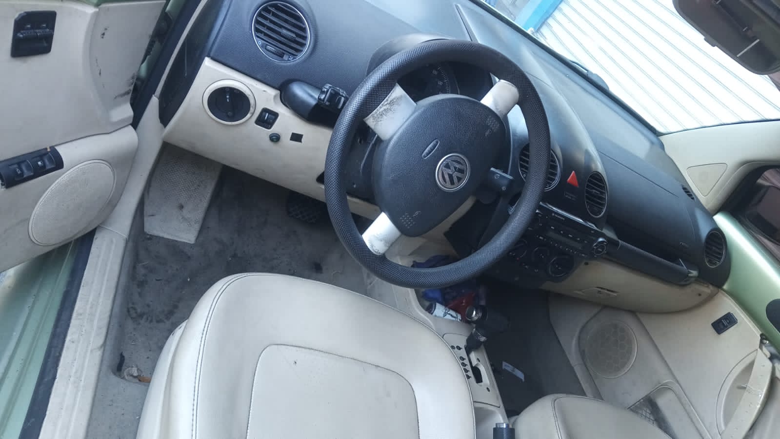 REPUESTOS USADOS PARA VW NEW BEETLE 2.0TDI NEW BEETLE MODELO 2006 AUTOMATICO 4 REPUESTOS USADOS PARA VW NEW BEETLE 2.0TDI NEW BEETLE MODELO 2006 AUTOMATICO - Imagen 4